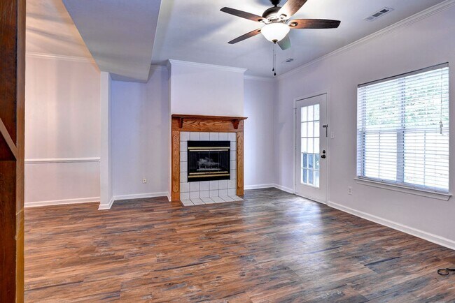 Building Photo - Coventry Townhome Move In Ready.