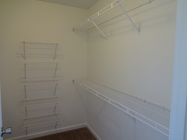 Building Photo - 304 High Point Pl