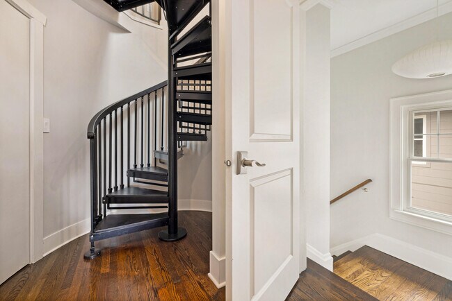 Building Photo - 4445 N Frederick Ave