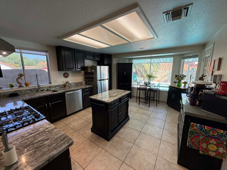 Building Photo - 9601 E Ashford Dr