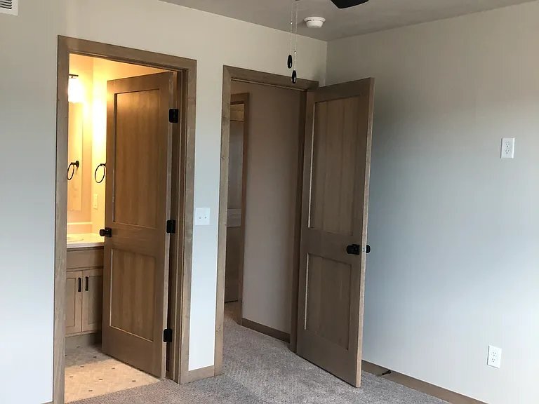 Building Photo - 5712 E Avett Pl