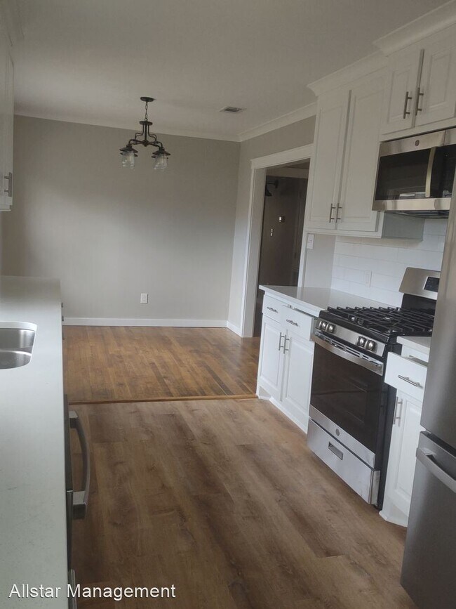 Building Photo - 3 br, 2.5 bath House - 1038 Cedarhill Drive