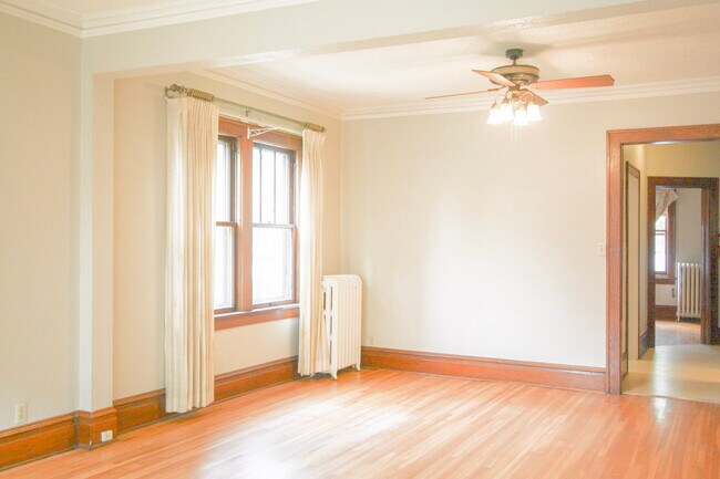 Building Photo - 1605 Charles Ave