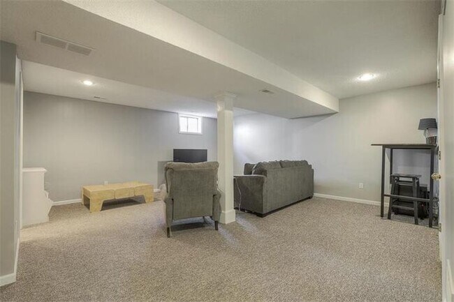 Building Photo - GORGEOUS Home in the Liberty School District-Available in JUNE!!