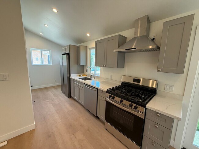 Building Photo - 5958 Pearce Ave