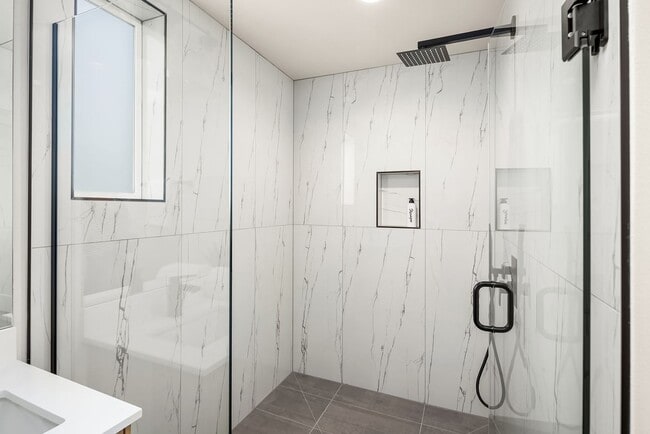 Building Photo - New Ballard Townhome