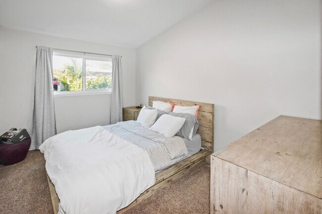 Building Photo - 2131 Ilex Ave