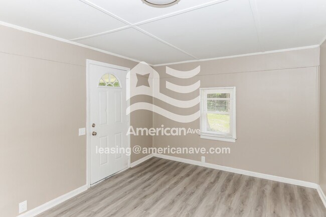 Building Photo - 145 Briarwood Cir