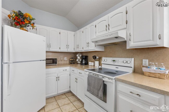 Building Photo - 5411 Forest Cove Dr
