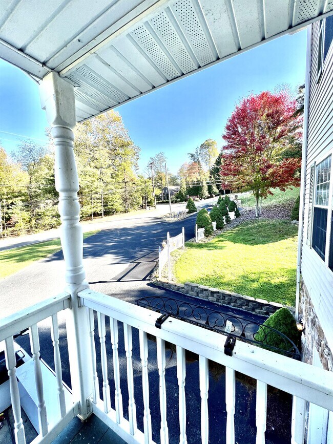 Building Photo - 3 Canyon Cove