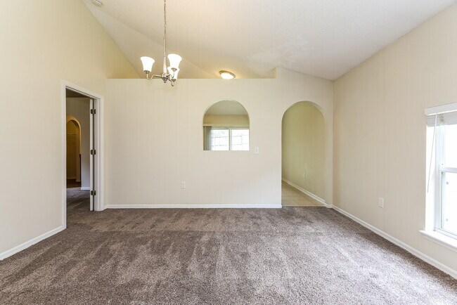 Building Photo - 12744 Ashbrook Cir W