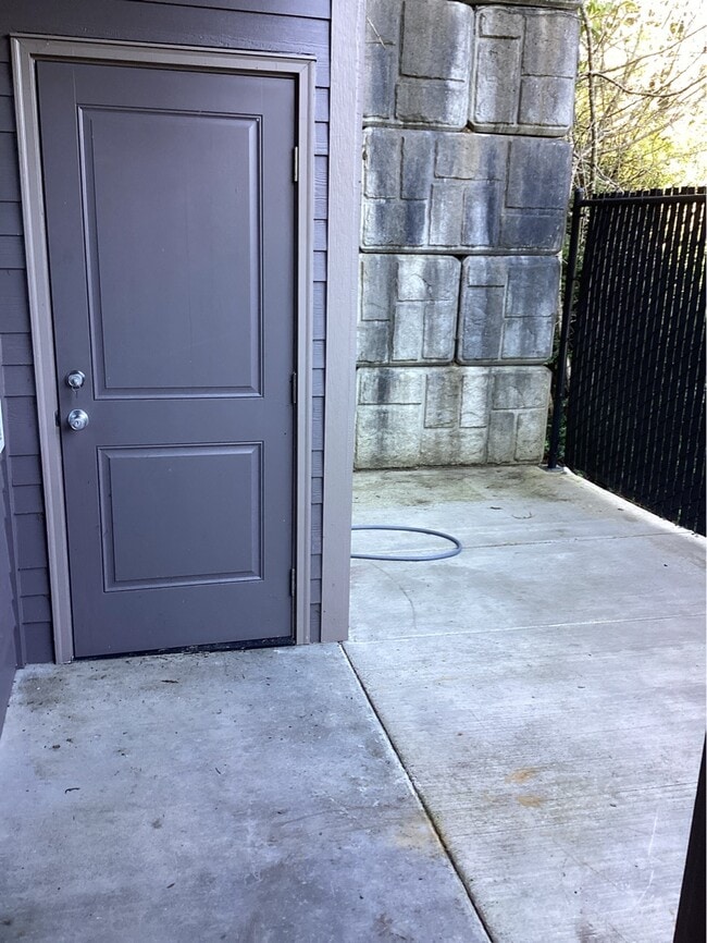 Building Photo - 2950 SW Coho St