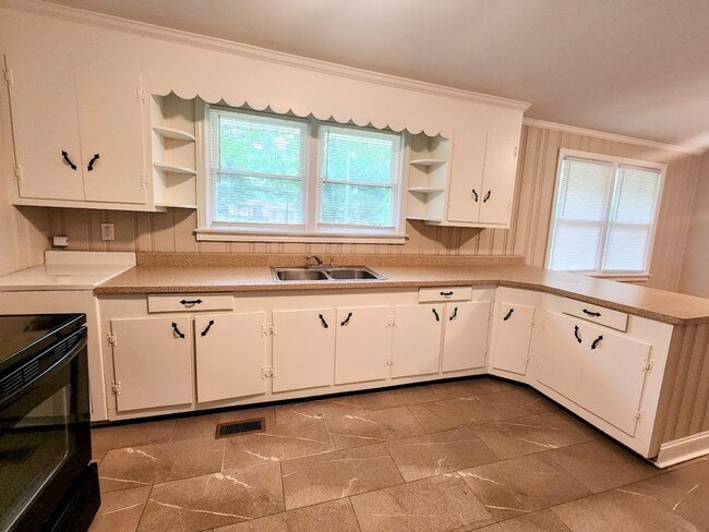 Building Photo - 3 Bedroom 1 Bath Brick Home - West Pelzer
