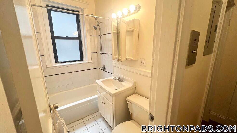 Building Photo - 313 Allston St