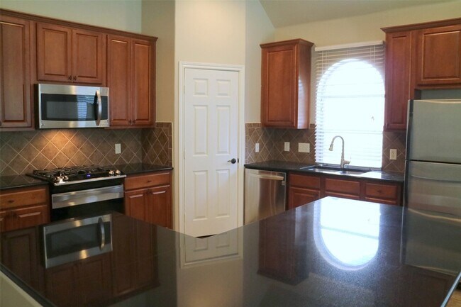 Building Photo - 22017 Royal Timbers Dr