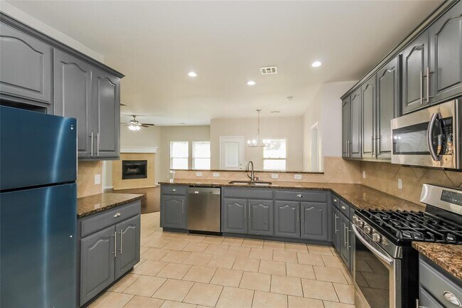 Building Photo - 10416 Westover Ave