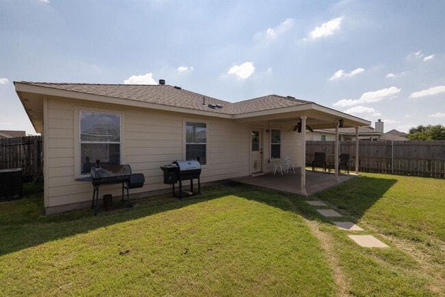Building Photo - 718 Sugar Brook Dr