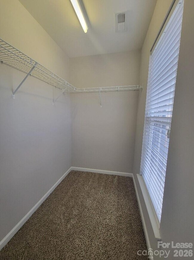 Building Photo - 2339 Whitford Ln