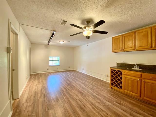 Building Photo - 2125 Forest Oaks Dr