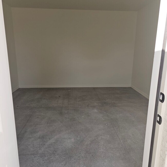 Building Photo - Brand New Patio Home