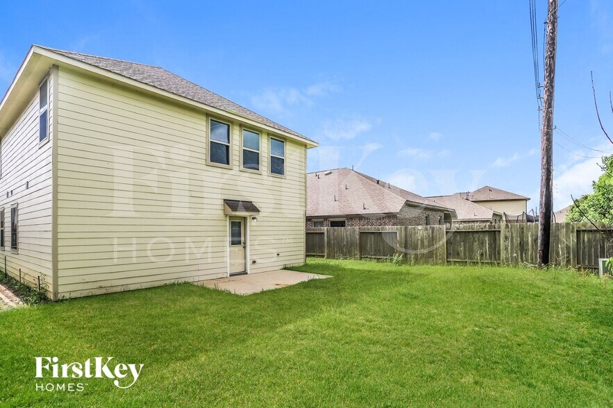 Building Photo - 8115 Lemongrass Ave