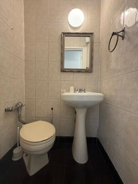 Building Photo - 2090 Bragg St