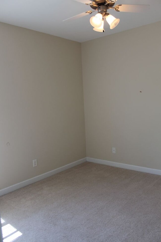 Building Photo - Dogwood Estates