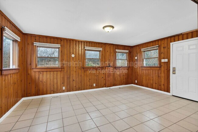 Building Photo - 129 Cameron Rd