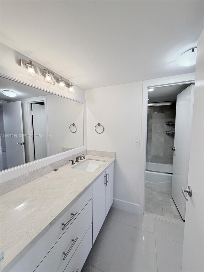 Building Photo - 2333 Brickell Ave