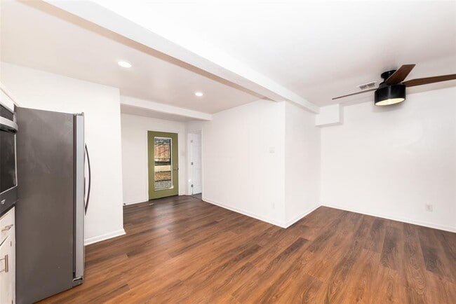 Building Photo - 5701 Gloucester Ln