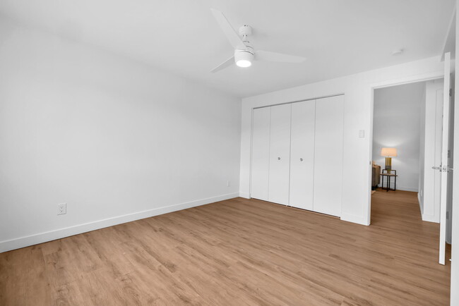 Building Photo - 1070 E 300 S