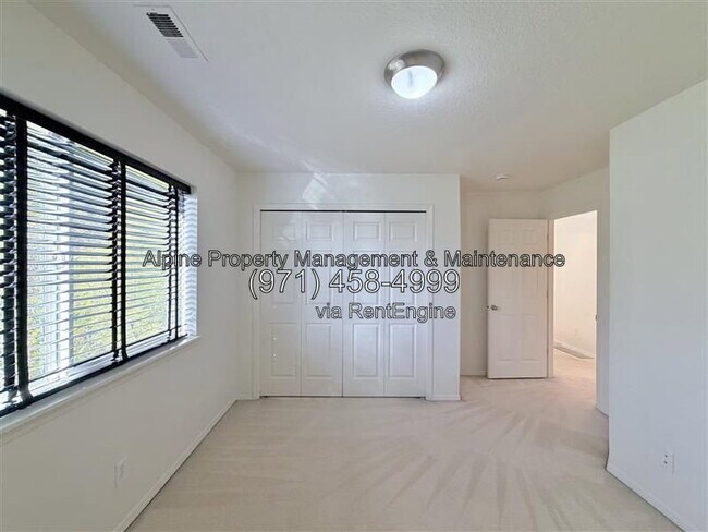Building Photo - 4143 NW Meisner Dr