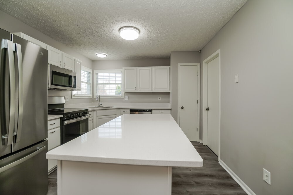 Building Photo - 5090 Dietrich Ave
