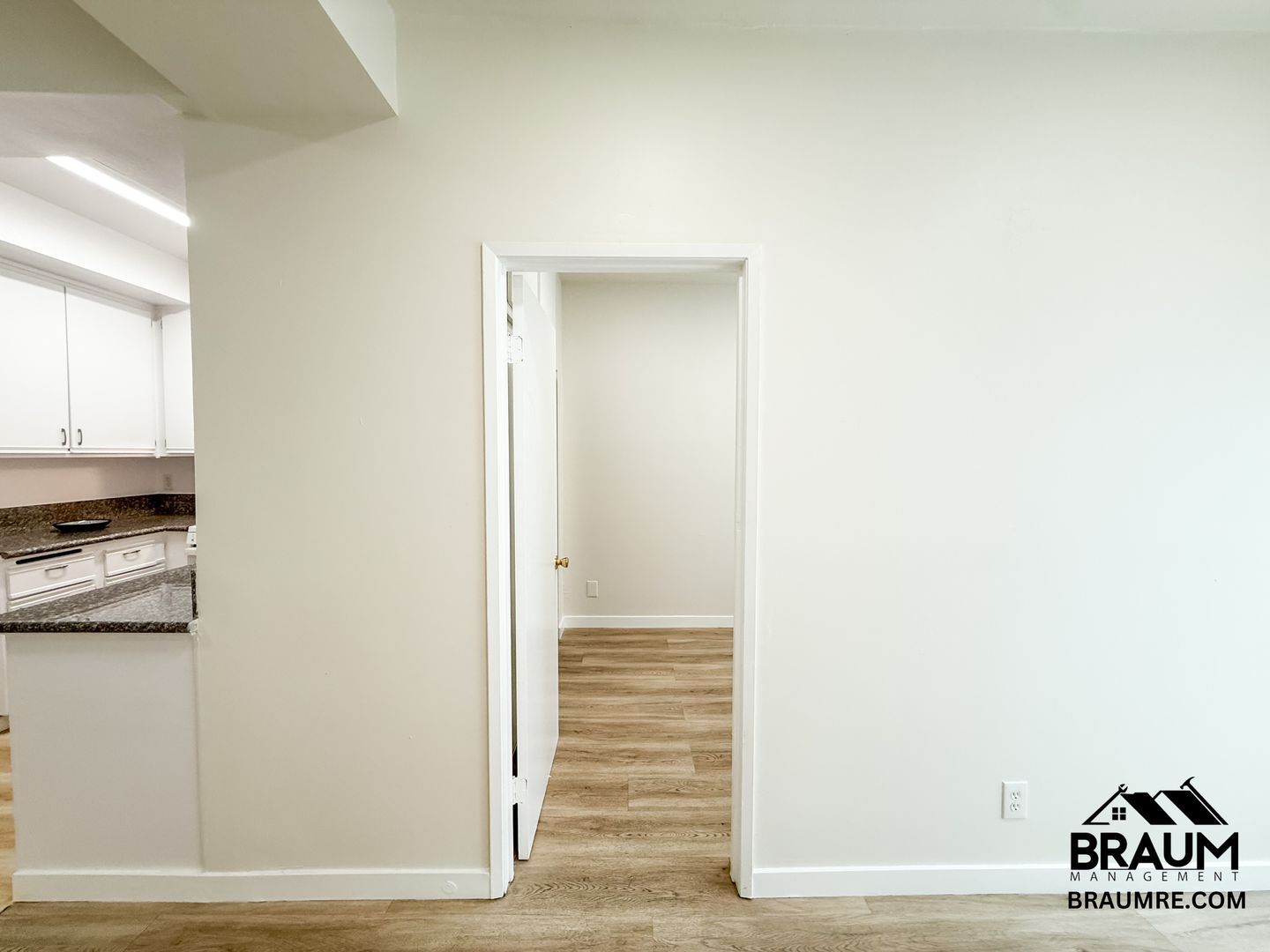 Building Photo - 11459 Collins St