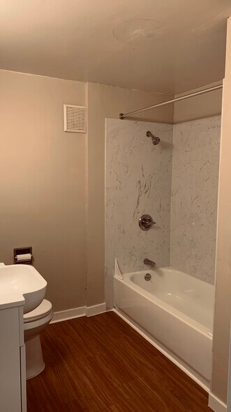 Building Photo - 2047 20th Ave