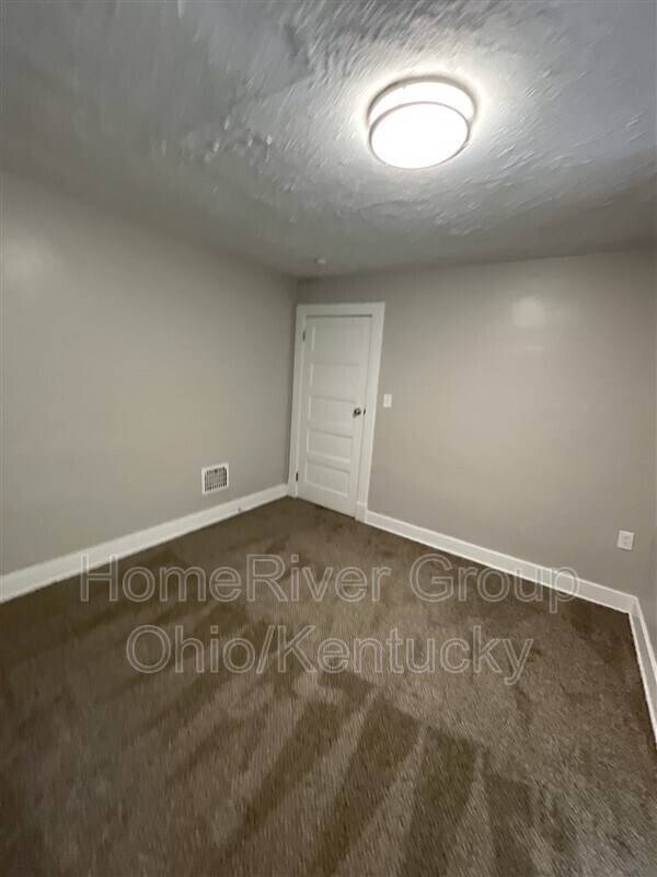 Building Photo - 1251 Phillips Ave