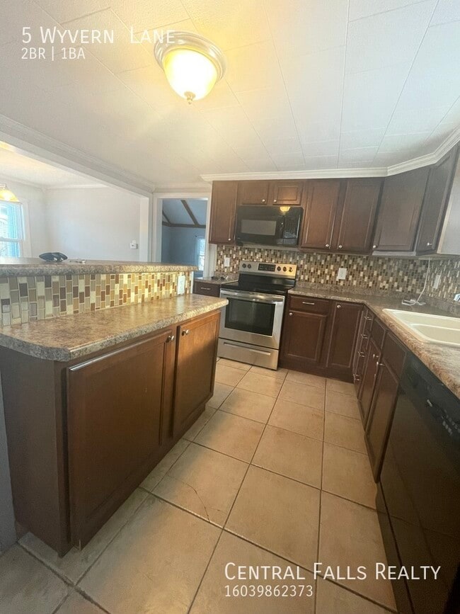 Building Photo - 5 Wyvern Ln