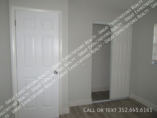 Building Photo - 1309 NE 20th St