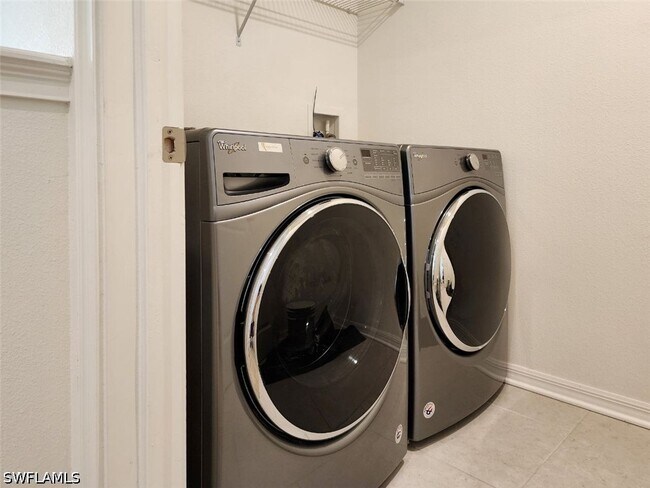 Building Photo - 13715 Garden Hills Dr