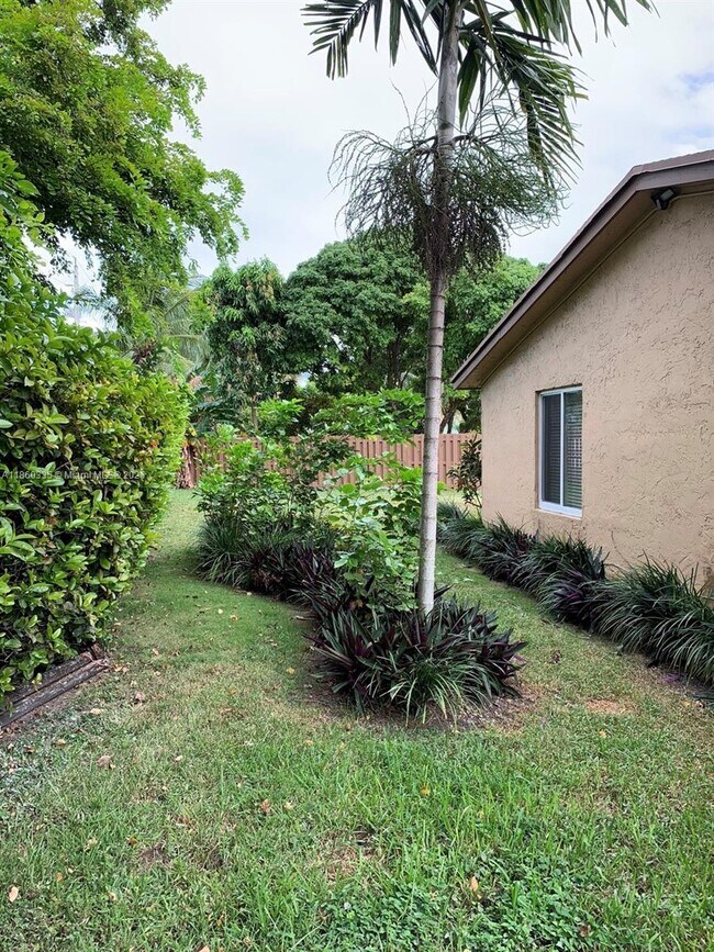 Building Photo - 13235 SW 104th Terrace