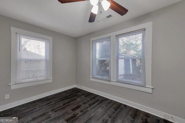Building Photo - 1333 Womack Ave