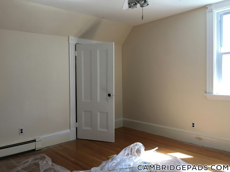 Building Photo - 1539 Cambridge St