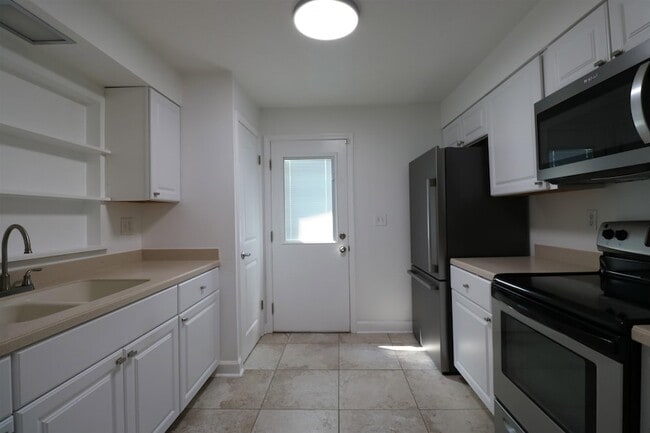 Building Photo - 206 Phoenetia Dr