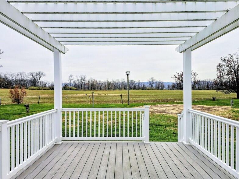 Building Photo - 105 S Windy Mansion Rd