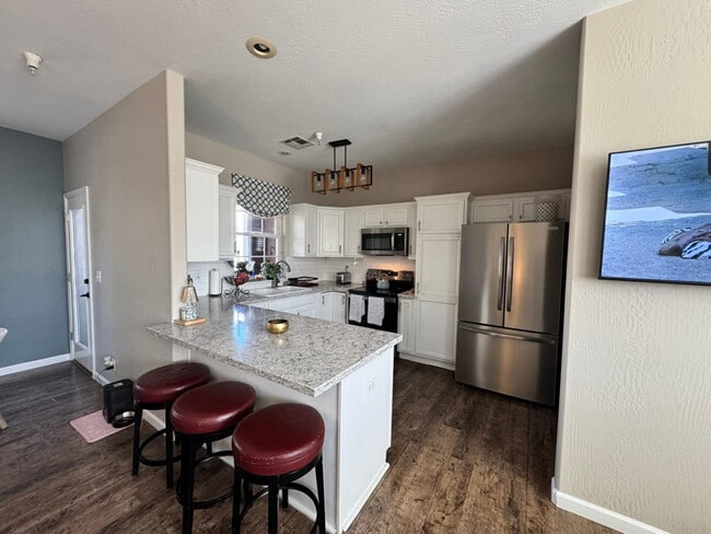 Building Photo - 2423 W Silverton Dr