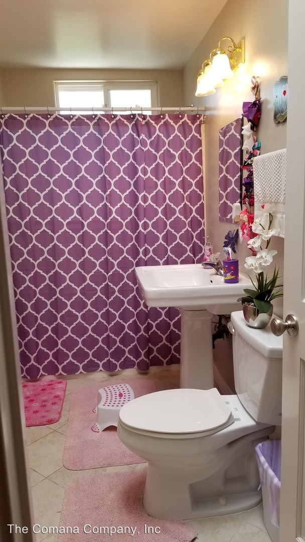 Building Photo - 12770 Jackson Hill Dr