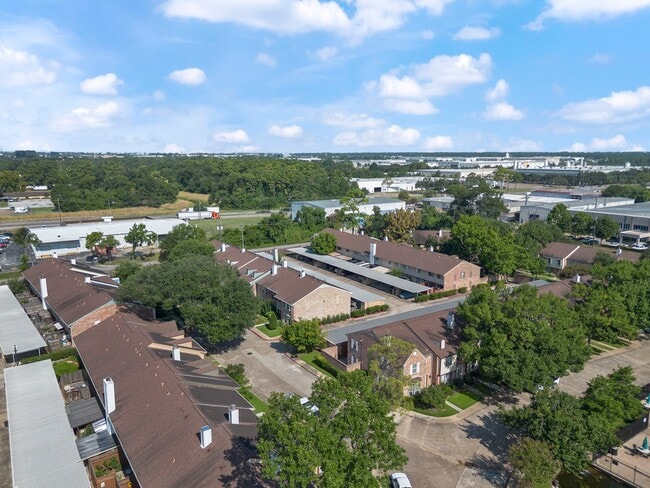 Building Photo - 5801 Lumberdale Rd