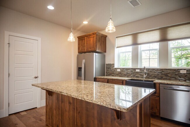 Building Photo - Charming 3-Bedroom Home in the Desirable Bucking Horse Neighborhood!