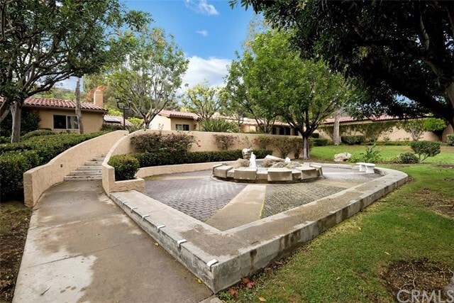 Building Photo - 31618 W Nine Dr