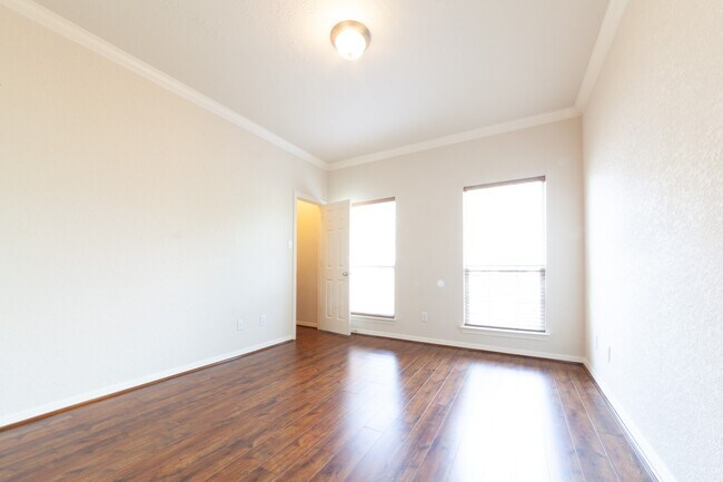Building Photo - 3206 Holly Thicket Dr